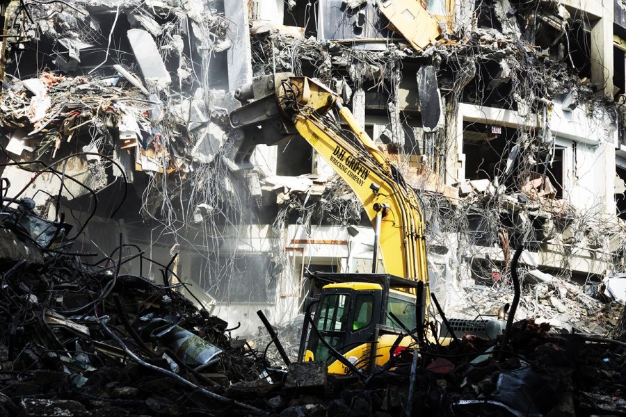 广西土豪入手世界破碎锤 重达10吨 一炮值千金