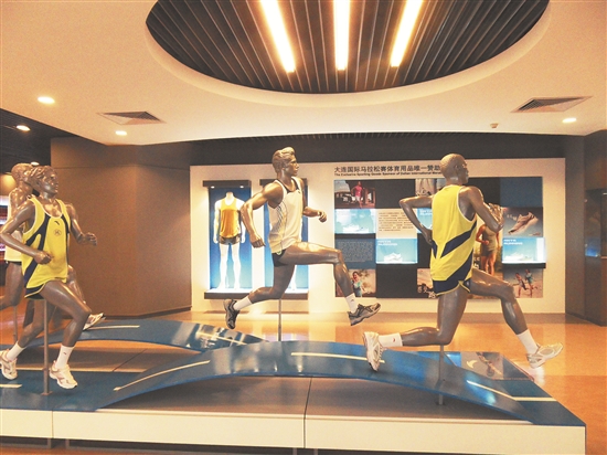 石墨烯一种被称为世界上至今发现的最薄、最轻、最强、最坚韧的材料