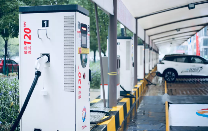 石油公司“破圈”！道达尔能源将在中国建数万个充电桩
