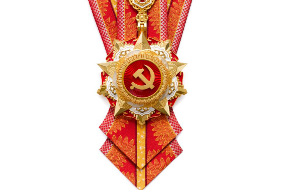 红色勋章致敬红色百年 | 利通党支部组织全体党员收听收看“七一勋章”颁授仪式